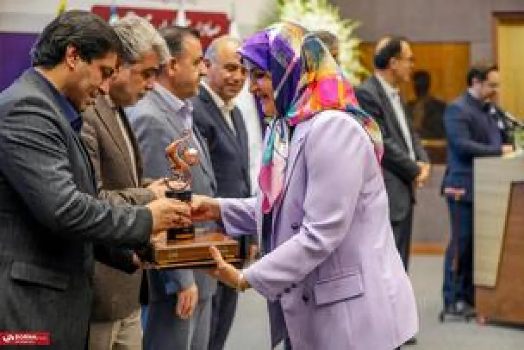تقدیر از صادرکنندگان برتر استان مرکزی؛ رکورد ۱.۶ میلیارد دلاری صادرات در شرایط چالش‌برانگیز