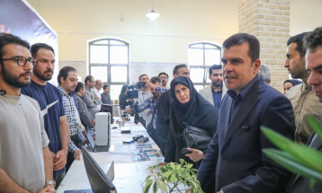 بازدید معاون علمی رییس‌جمهور از نمایشگاه دستاوردهای دانش بنیانها در زنجان