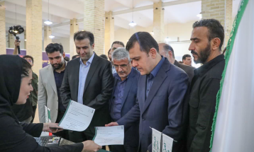 بازدید معاون علمی رییس‌جمهور از نمایشگاه دستاوردهای دانش بنیانها در زنجان