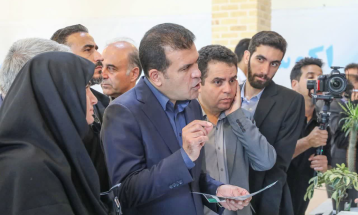 بازدید معاون علمی رییس‌جمهور از نمایشگاه دستاوردهای دانش بنیانها در زنجان