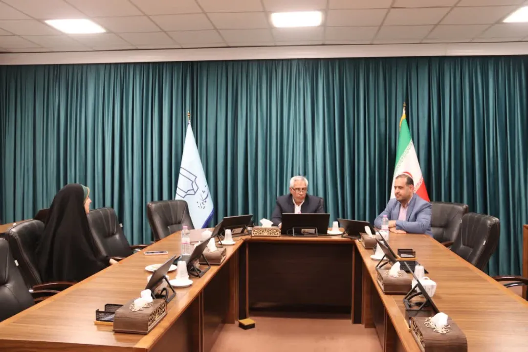 تقدیر رئیس دانشگاه یزد از خبرنگار خبرگزاری علم و فناوری