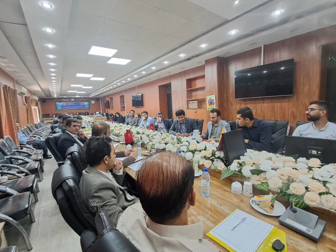 نشست صمیمی اعضای خانه نخبگان کردستان با فرمانده سپاه بیت‌المقدس؛ تأکید بر نقش نخبگان در حل مسائل استان