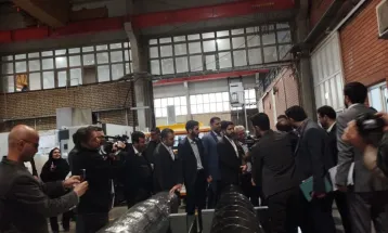 بازدید معاون علمی، فناوری و اقتصاد دانش‌بنیان ریاست‌جمهوری از شرکت های دانش بنیان پارک علم و فناوری خراسان