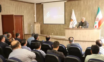 نشست با اساتید دانشگاه امام حسین(ع) برگزار شد