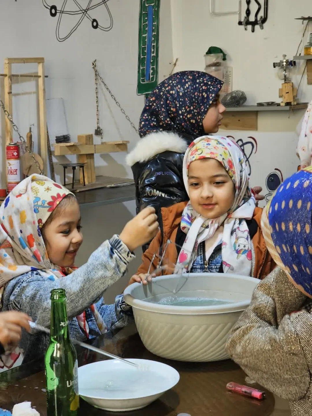 کشف استعداد نهفته دختران مشهدی توسط پایگاه علمی بسیج / هدفی برای جهادی علمی و آینده ای روشن