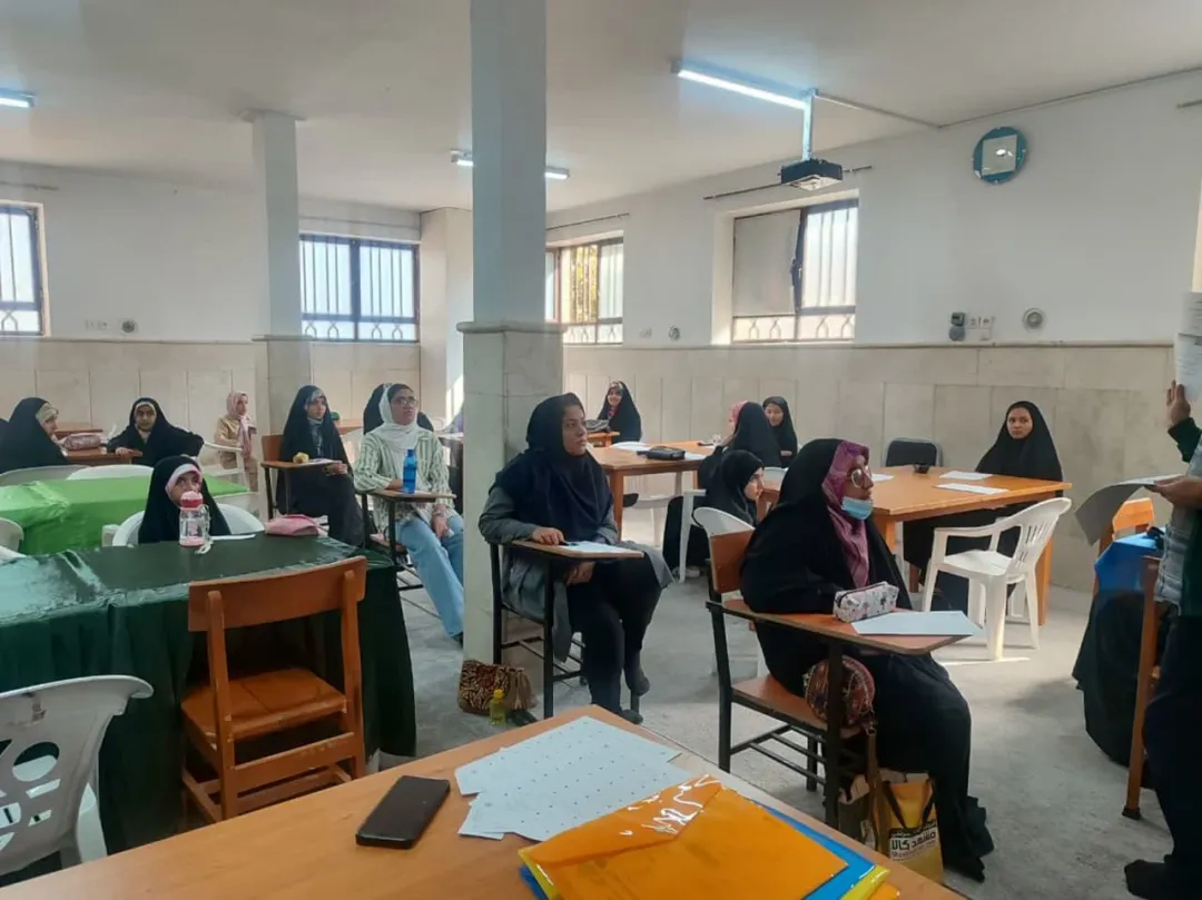 کشف استعداد نهفته دختران مشهدی توسط پایگاه علمی بسیج / هدفی برای جهادی علمی و آینده ای روشن