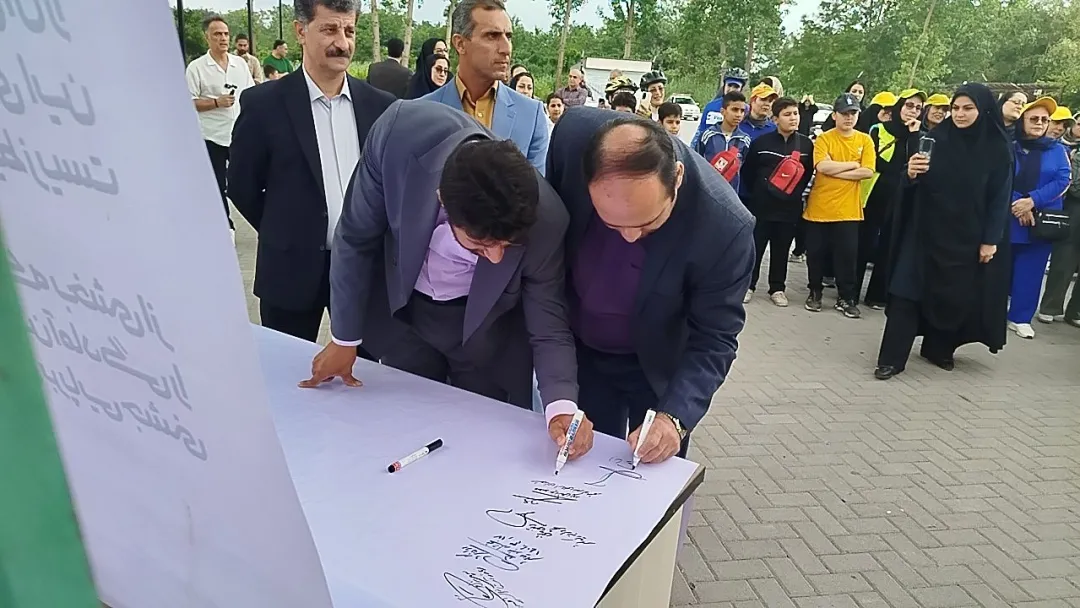 دست در دست هم برای نجات تالاب