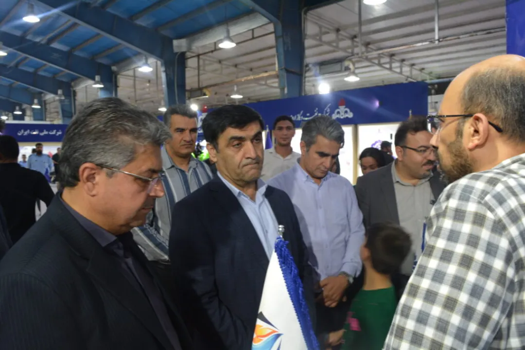 بازدید از غرفه  پارک علم وفناوری در نمایشگاه دستاوردهای دولت