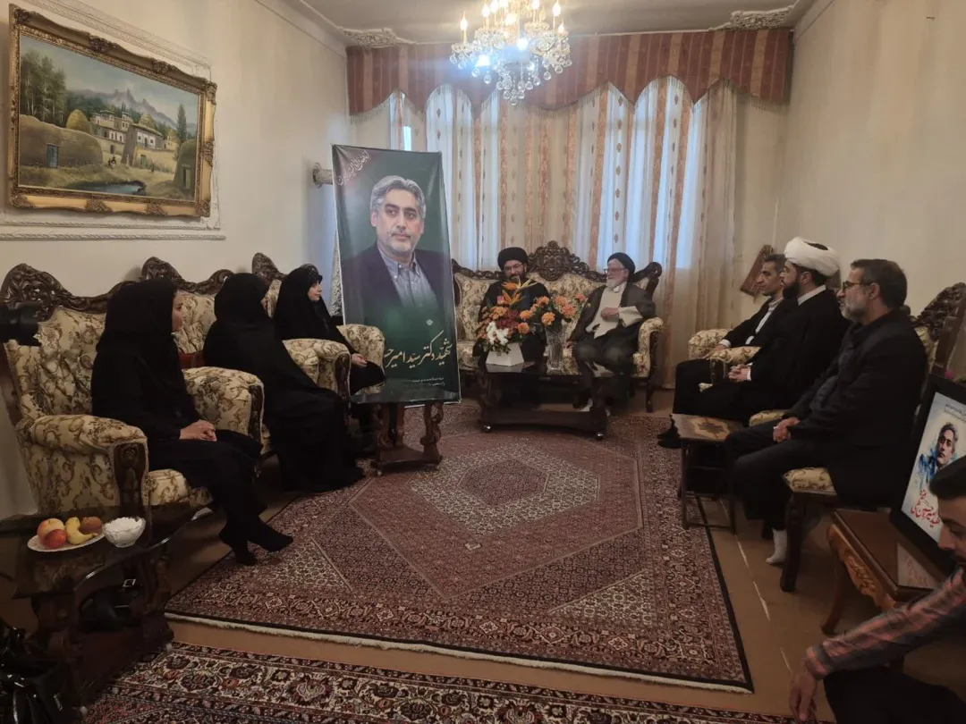 دیدار مسئولان با مادر شهید امیرحسین فقهی در زنجان